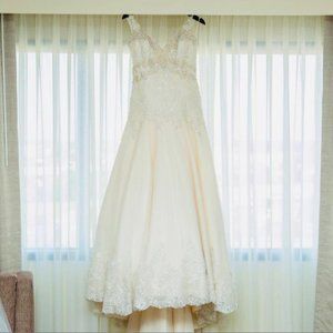 Wedding Dress- Gorgeous Ivory Off-White Wedding Dress